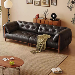 Sofá de Cuero Negro Premium con Tapizado Acolchado de 4 Plazas y Base de Madera de Nogal para Sala de Estar de Estilo Mid-Century - Product Image 1