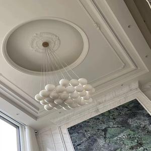 Lámpara de Araña Moderna Cloud Alabaster de 31 Bolas con Altura Ajustable para Sala de Estar Interior, Iluminación de Lujo con Burbujas de Mármol Español - Product Image 4