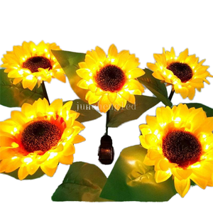 Luz Solar LED para Jardín con Forma de Girasol, Impermeable IP65, para Decoración de Paisajes Navideños en Exteriores - Product Image 1