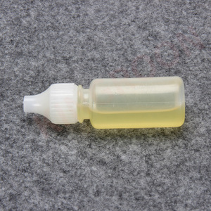 Aceite Lubricante KINGROON para Impresoras 3D, para el Mantenimiento de Ejes Ópticos, Rieles y Rodamientos, Botella de Plástico de 10 ml - Product Image 1