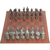 Juego de Ajedrez de Metal Histórico de la Segunda Guerra Mundial - Hecho a Mano, Duradero, Decorativo de Lujo