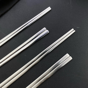 Palillos planos sólidos de acero inoxidable 304 estilo coreano para acampar, uso adulto - Product Image 3