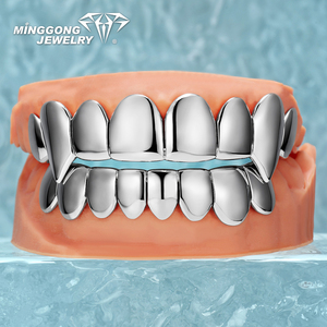 Nuovi Arrivi: Grillz Hip Hop Personalizzati in Oro 10K 14K 18K e Argento Sterling 925 Placcato Rodio, Denti Completamente Lucidati Stile Vampiro per Uomo - Product Image 1