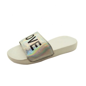 Sandali Estivi da <span class=keywords><strong>Donna</strong></span> con Stampa Lettering Metallizzata Lucida Ciabatte Comode - Product Image 6