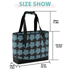 Sac isotherme réutilisable pour courses et shopping, motif hibiscus bleu Hawaï, avec bandoulière, idéal pour le style de vie – Impression à la demande - Product Image 3