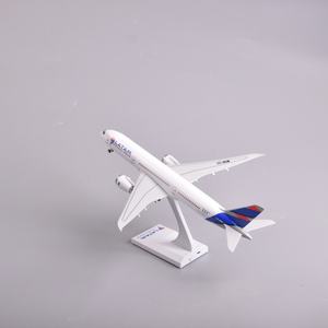 Modelo de Avión <span class=keywords><strong>Boeing</strong></span> <span class=keywords><strong>787</strong></span> de Latam Airlines de 32 cm, Simulación con Resina para Regalo de Navidad - Product Image 2
