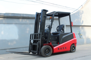 Nouveau chariot élévateur diesel automatique 3 tonnes Matériau de 2 tonnes Lisibilité et visibilité améliorées Garantie 1 an Utilisation en extérieur et en intérieur - Product Image 6