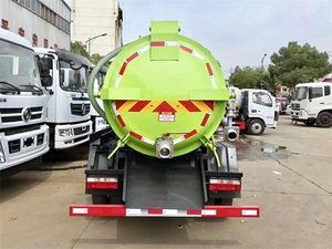 Manufacturer Supply Dongfeng 4X2 5000 Liters Vacuum Sewage Truck for Municipal Sanitation Services - Product Image 6