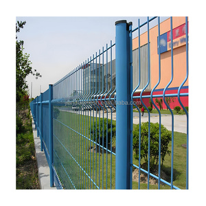Métal résidentiel de revêtement de PVC 3d pliant la barrière soudée de grillage avec les poteaux carrés - Product Image 3