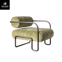 Fauteuil en cuir de style italien très simple, design moderne pour hôtel, modèle de chambre, fauteuil en métal de designer personnalisé, forme spéciale, pour salon