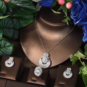 Reine de l'élégance carré zircone magnifique bijoux 3 pièces boucles d'oreilles collier bijoux de mariée accessoires de mariage S-68 - Product Image 1