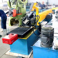 Machine de fabrication de profilés en acier pour cloisons sèches : machine à former les montants et rails en CU, machine à profiler les montants pour profilés en acier.