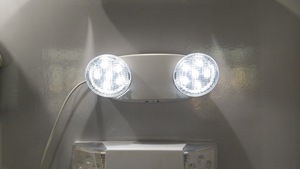 Bán sỉ đôi ánh sáng khẩn cấp tại chỗ với pin dự phòng, lửa <span class=keywords><strong>Exit</strong></span> đèn khẩn cấp cho thị trường USA - Product Image 6