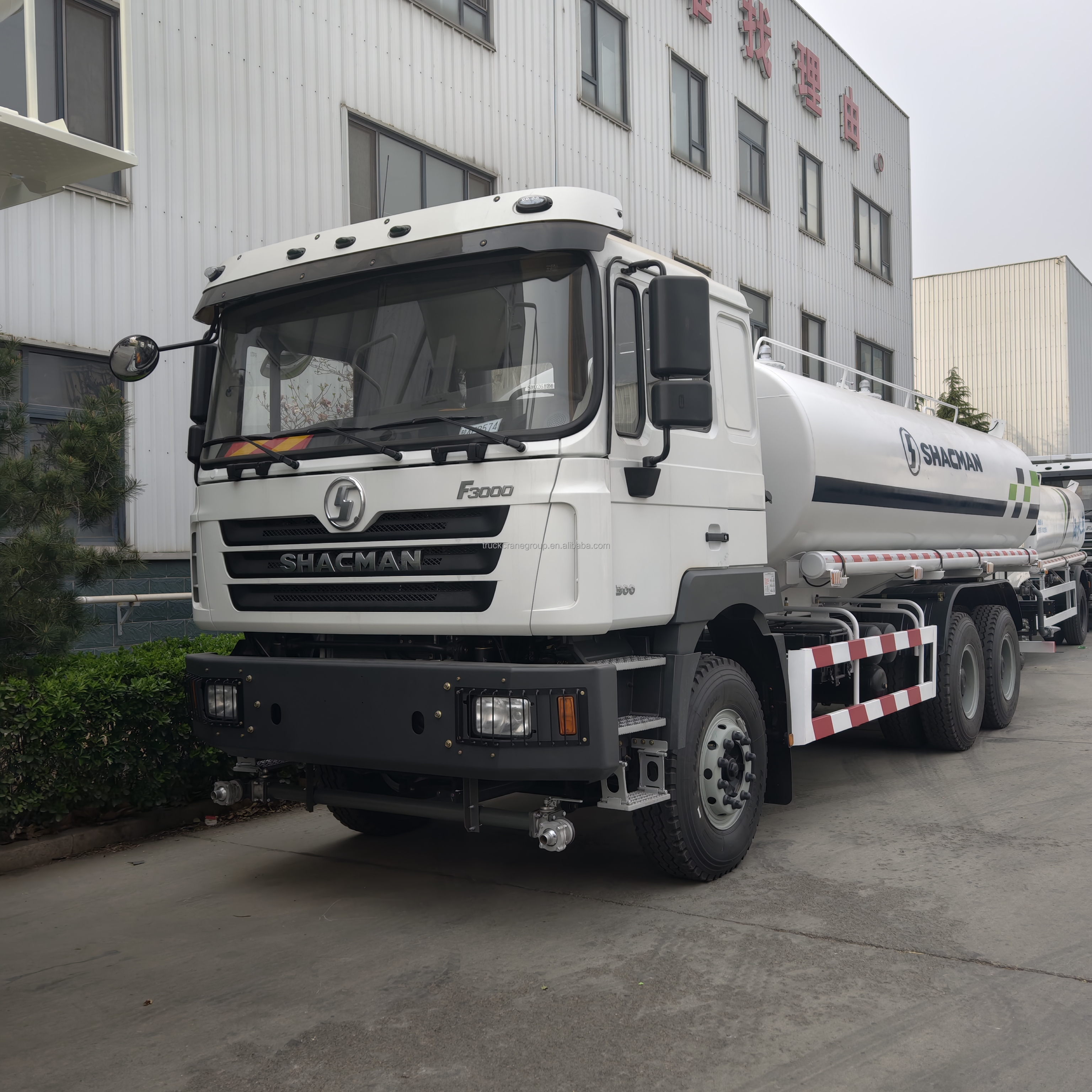 Shacman 6x4 спринклерная цистерна для воды, Автоцистерна для дизельного топлива, конструкция компонентов двигателя и распределение воды