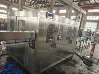 Usine d'embouteillage d'eau minérale entièrement automatique 12000BPH, ligne de production complète