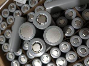 Batería de litio de alta capacidad 4800mAh 5000mAh grado A NCR21700 3,6 V León <span class=keywords><strong>recargable</strong></span> para Motor EV Tesla modelo Paquete de batería de coche - Product Image 2