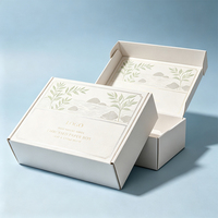 Boîte d'expédition en carton ondulé E Flute personnalisée, gaufrée et recyclable, avec motif élégant de feuilles botaniques, emballage cadeau cosmétique pliable