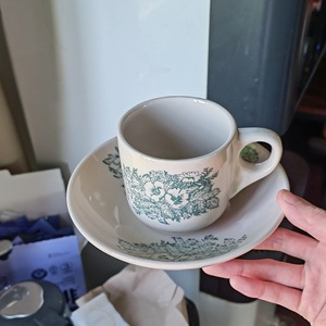 Juego <span class=keywords><strong>de</strong></span> Taza y Platillo <span class=keywords><strong>de</strong></span> Cerámica con Diseño Floral Clásico Vintage, Taza <span class=keywords><strong>de</strong></span> Té Estilo Malasio Resistente a Altas Temperaturas, Ideal para Regalo - Product Image 5