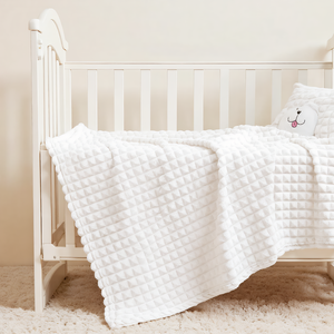 Selimut Bayi Fleece Super Lembut Plush Fuzzy Cozy Selimut Balita Desain Kotak-Kotak Selimut Tempat Tidur untuk Bayi Baru Lahir Selimut Waffle Krim - Product Image 6