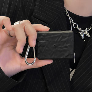 Étui <span class=keywords><strong>de</strong></span> protection créatif noir élégant effet plissé pour <span class=keywords><strong>Airpods</strong></span> Pro, compatible <span class=keywords><strong>avec</strong></span> les boîtiers <span class=keywords><strong>de</strong></span> <span class=keywords><strong>charge</strong></span> des écouteurs <span class=keywords><strong>sans</strong></span> <span class=keywords><strong>fil</strong></span> Apple <span class=keywords><strong>Airpods</strong></span> 1, <span class=keywords><strong>2</strong></span> et 3 - Product Image 2
