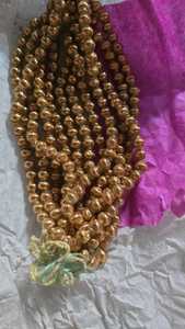 Perles en verre dorées avec finition métallique brillante, perles décoratives pour la fabrication de bijoux et la conception artisanale, emballées en boîte - Product Image 3