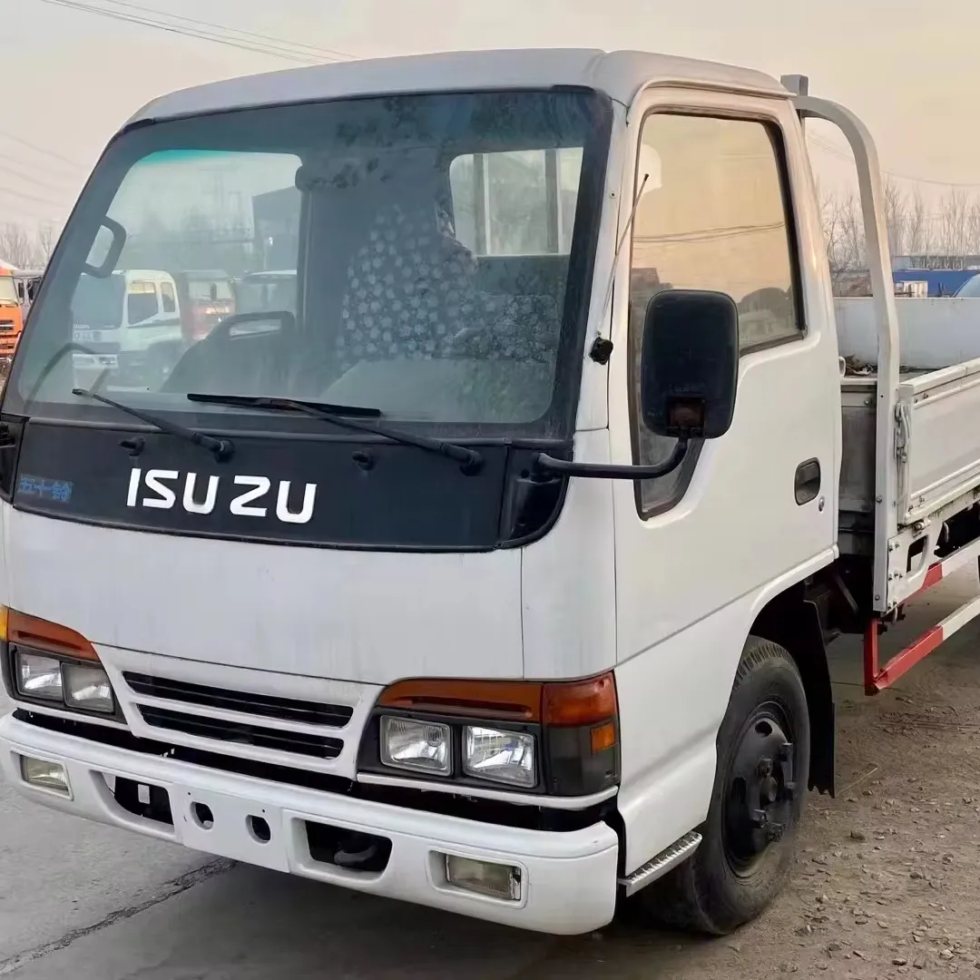 ISUZU 4X2 truk sampah kecil