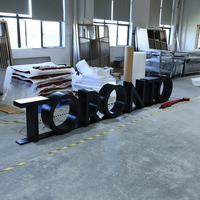 Enseigne commerciale 3D personnalisée grand format autoportante avec lettres lumineuses LED pour extérieur
