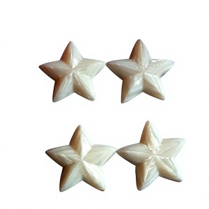 HARI OM CREATIONS หินมุกธรรมชาติสีขาวรูปดาวทรงคาโบชอง ได้รับการรับรองจาก IGI จากรัฐราชสถาน สำหรับทำเครื่องประดับ ขายส่ง - Product Image 1