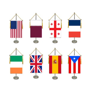 Drapeau de table personnalisé du Panama avec pompons et base de mât pour décoration de bureau - Product Image 1
