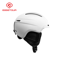 Casque de ski à double structure moulée