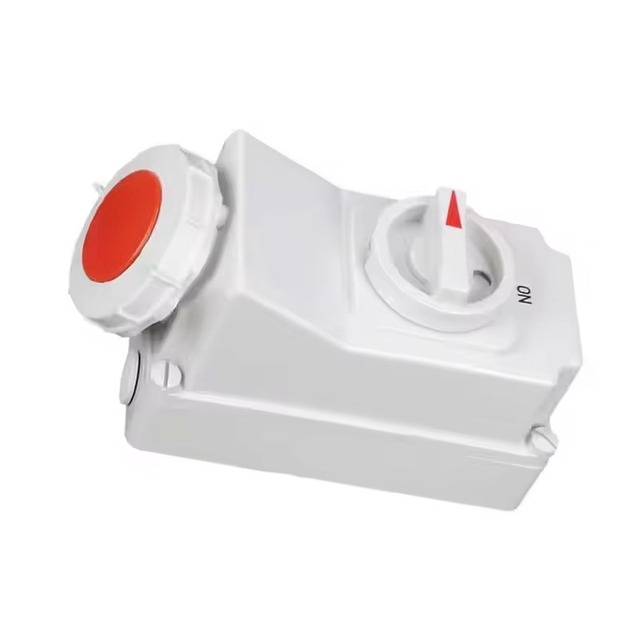 15A 20A 32A 3P 4P 5P CEE/IEC International Standard Socket with Switches IP67 Rated Copper for Commercial & Industrial Use