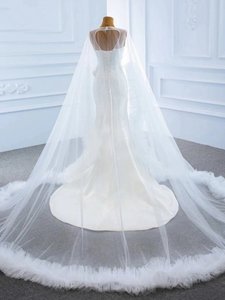 Robe de mariée sirène minimaliste sans manches en satin <span class=keywords><strong>avec</strong></span> traîne chapelle et <span class=keywords><strong>voile</strong></span> en tulle aérien pour mariages modernes - Product Image 3