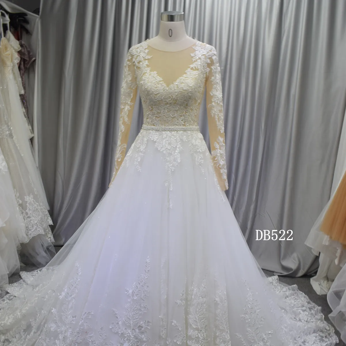 2024 nuova personalizzazione manica lunga nude/avorio Plus Size A linea abiti da sposa Tulle con perla di pizzo cintura da sposa per donna