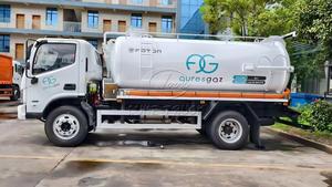 Hot Sale 4X2 FOTON Sewage Vacuum Truck Cummins Engine,Custom Imported Suction <b>Pump</b>, Comfort Cabin for Sewage <b>Sludge</b> Transport - Product Image 2