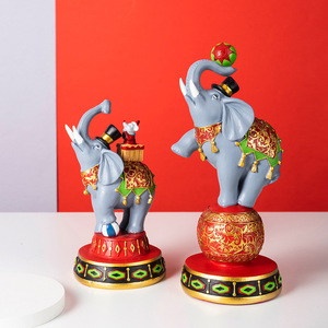 Adornos de elefante de circo pintados a mano de nuevo estilo europeo transfronterizo hogar sala de estar gabinete de vino TV entrada resina - Product Image 1