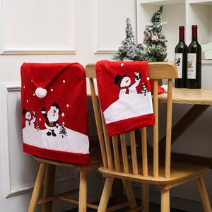 Décoration créative de Noël, housse de chaise de restaurant avec bonnets de Père Noël et de bonhomme de neige - Product Image 5