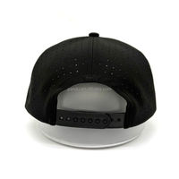 Casquette de baseball et de golf en polyester noir uni à séchage rapide, avec broderie personnalisée de crâne de taureau et cornes à contour doré, pour la performance sportive