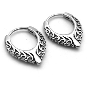Pendientes Huggie de yunnique, acero de titanio, patrón geométrico circular triangular, joyería de moda - Product Image 1