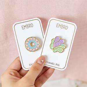 Offres Spéciales Nouveau Design Cadeau Promotionnel <span class=keywords><strong>Vente</strong></span> <span class=keywords><strong>en</strong></span> Gros Épingles à Chapeau Mignonnes Broches Émaillées - Product Image 2