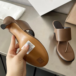 Sandales tongs minimalistes style ROW en cuir véritable à <span class=keywords><strong>talon</strong></span> haut, personnalisables avec logo, s'adaptant à la voûte plantaire, pour femmes - Product Image 6