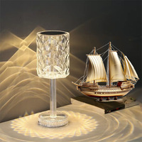 Lampe de table moderne pour hôtel et restaurant, rechargeable sans fil, lampe de table en cristal, lumière rose avec port de charge USB
