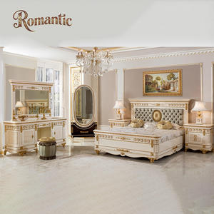 โครงเตียงไม้เนื้อแข็งสีขาวสไตล์หรูหราแบบตุรกี ขนาดใหญ่ สำหรับเตียงคู่  แบบวินเทจ  ขนาดควีนไซส์ สีทอง  พร้อมชุดเฟอร์นิเจอร์ครบชุด - Product Image 2