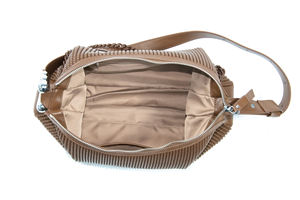 Nuevo estilo de moda Bolso cruzado con cremallera Bolso de hombro acanalado de PU de una sola Correa con forro de poliéster y decoración de cadena - Product Image 4