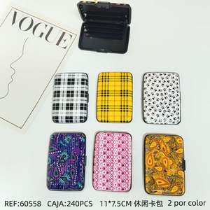 Portacarte Vogue in metallo 11x7,5 cm con cerniera, design casual fantasia per uso quotidiano - Product Image 1