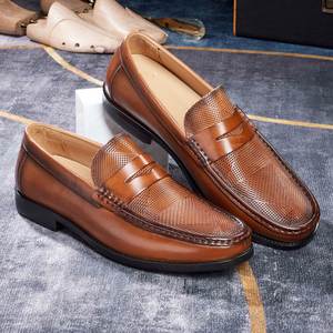 Nouvelles Chaussures Décontractées en Cuir pour Hommes Modèle 2025 - Style Décontracté Confortable, Tendance et Élégant de Haute Qualité pour l'Automne - Product Image 1