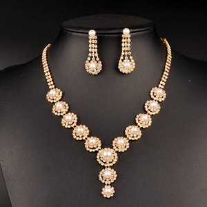 Nouveau lot de bijoux de luxe vendus en gros collier de perles de mariée avec strass complet ensemble de boucles d'oreilles collier à pendentif vintage pour mariage pour <span class=keywords><strong>femmes</strong></span> - Product Image 5