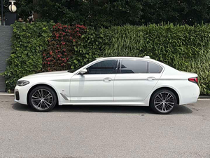 BMW Série 5 530Li 2.0T Turbo d'occasion en bon état, édition de luxe, propulsion arrière, <span class=keywords><strong>voiture</strong></span> de luxe à grande vitesse, conduite à gauche, pour l'exportation - Product Image 3