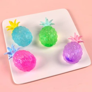 Juguete Blandito de Maltosa con Forma de Fruta, Piña Brillante, Pelota Antiestrés de Rebote Lento, Juguete Sensorial para Apretar - Product Image 3