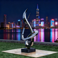 Grande sculpture moderne d'extérieur en acier inoxydable, style Feng Shui, représentant une jeune fille nue dansante - Design tendance pour le Nouvel An chinois et les anniversaires