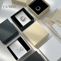 Boîte à bijoux en carton de luxe avec doublure en éponge, emballage personnalisé avec logo pour bagues, colliers, montres
